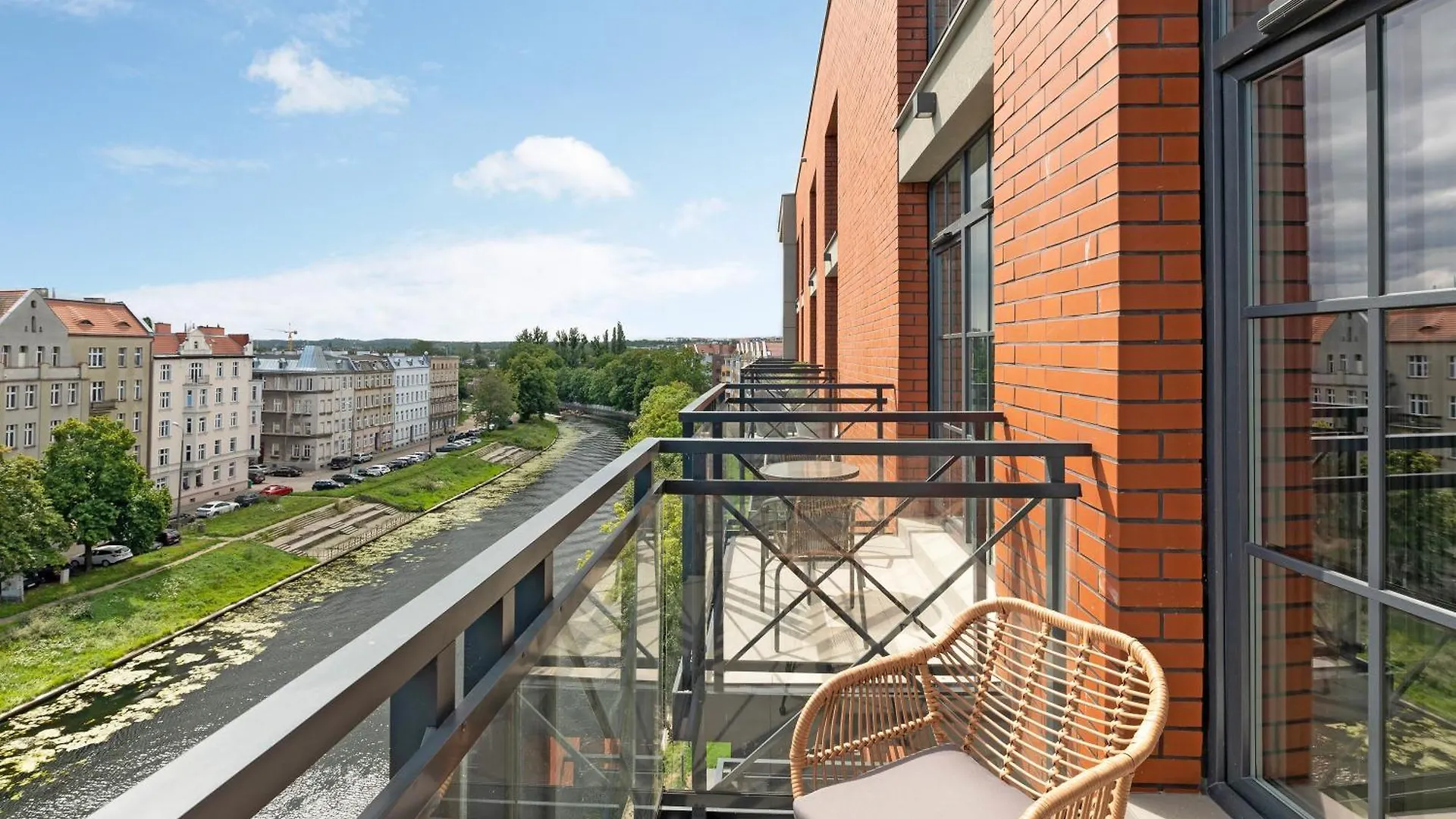 Dwie Motlawy Riverside & Parking By Downtown Apartments location